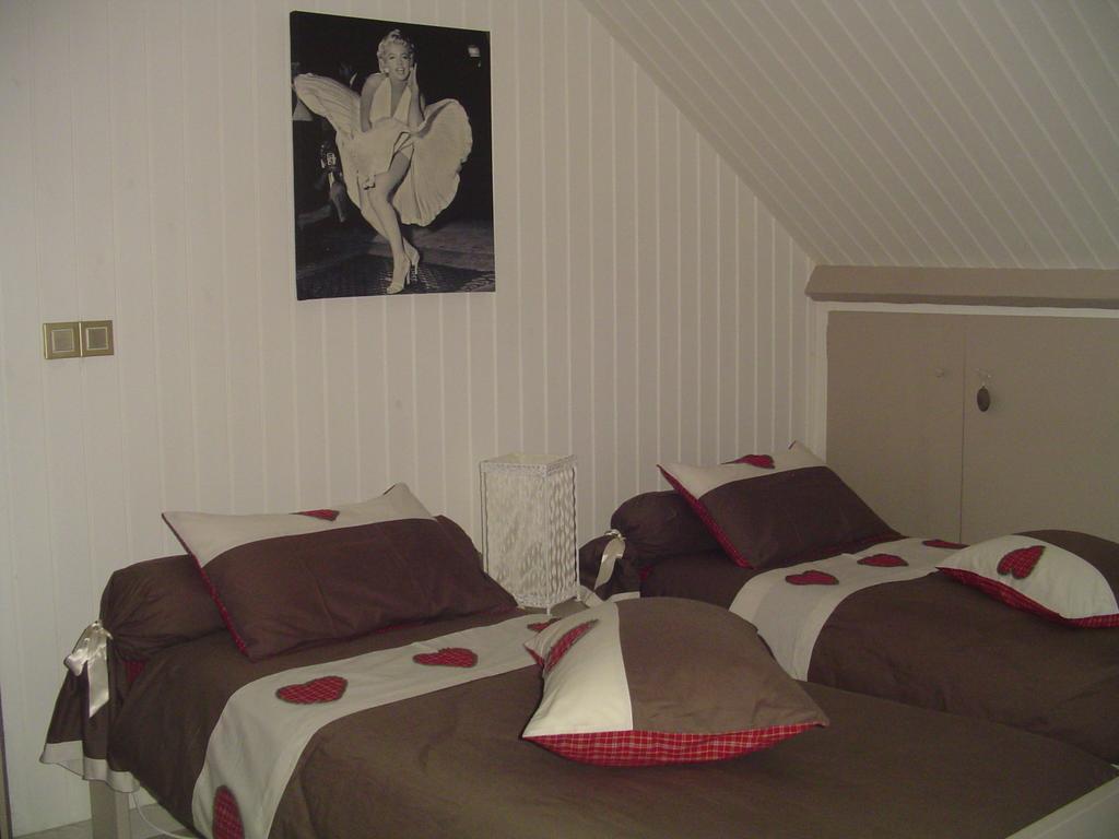 Chambre Crescia Vernouillet  Rom bilde
